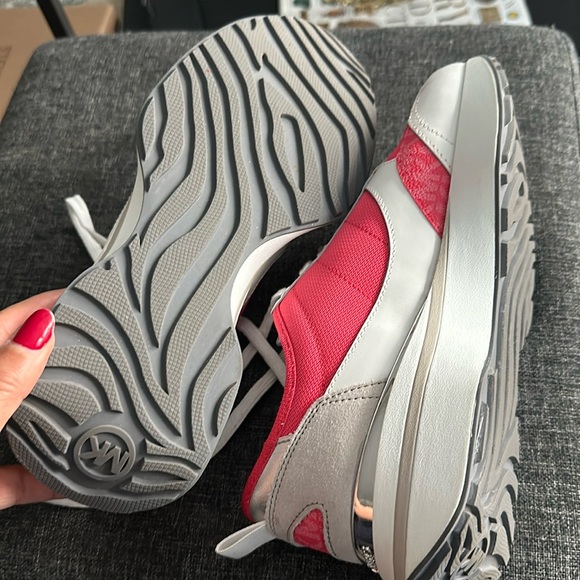 MK Flynn trainer NWT - Picture 6 of 6
